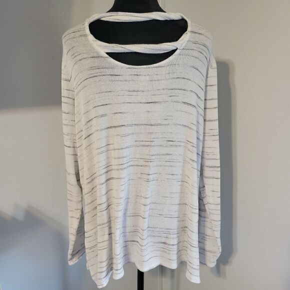 a.n.a. Cream Long Sleeve Scoop Neck Twist Back Top Size L - Picture 6 of 14